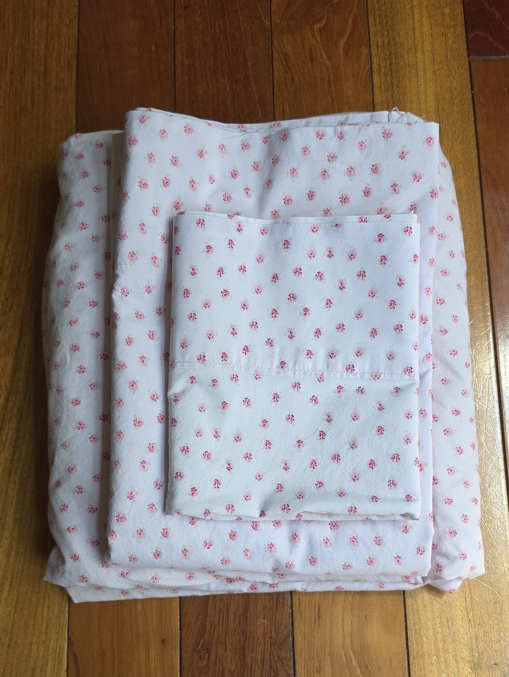 Shabby Chic White Cotton Sheet Set with Pink Rosebud Print